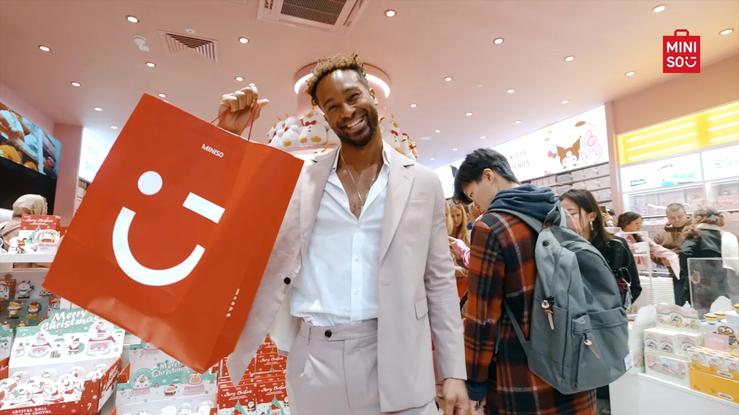 MINISO · 牛津街旗舰店开业 — 项目画面