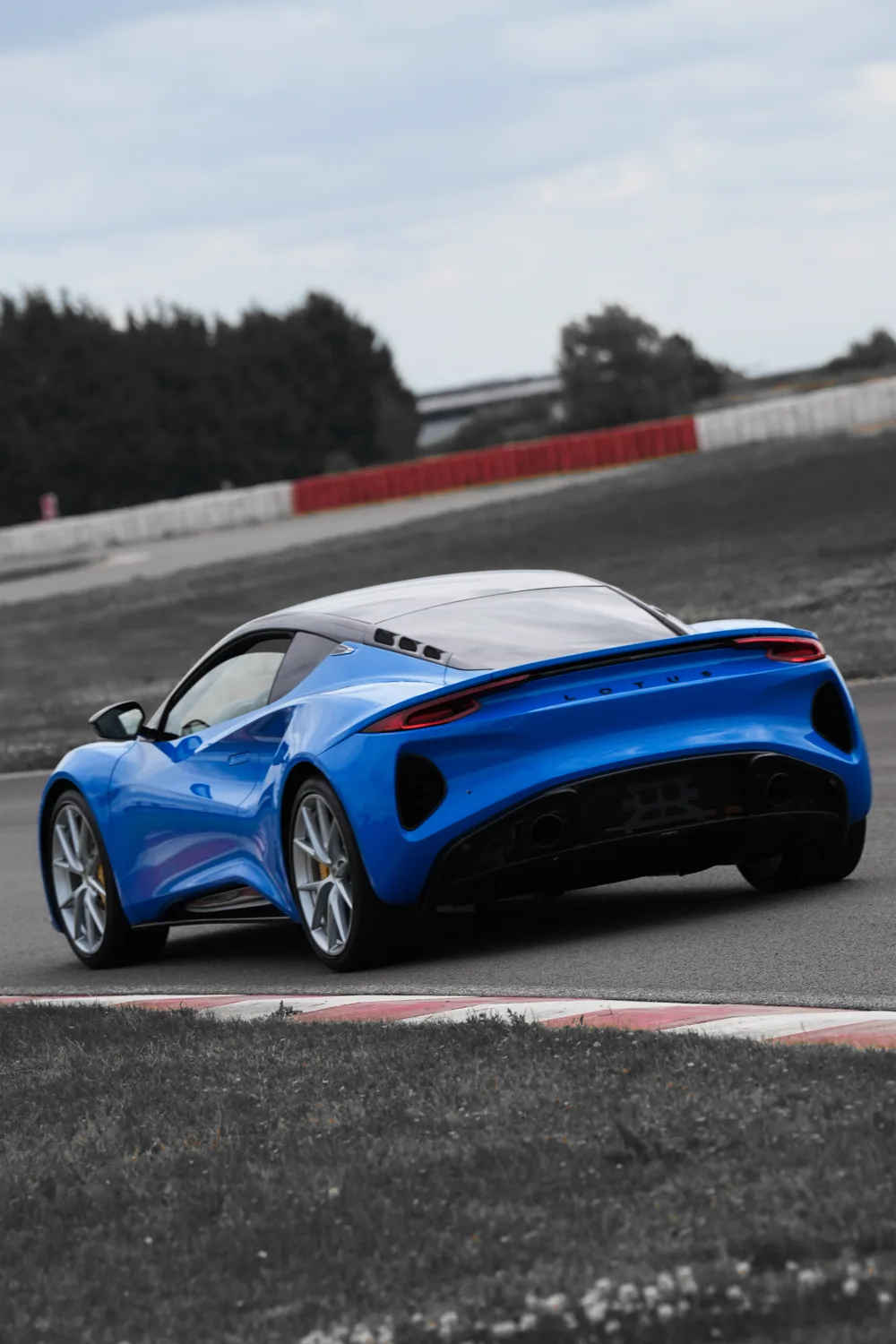 Lotus · Automotive stills — 项目画面